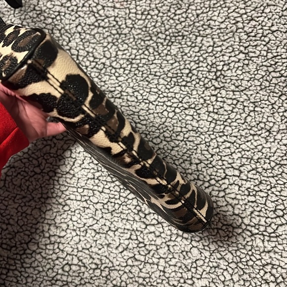 Cute leopard crossbody! ♠️ - Picture 4 of 6